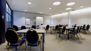 Viele Arrangements sind in Zimmer 8 möglich.